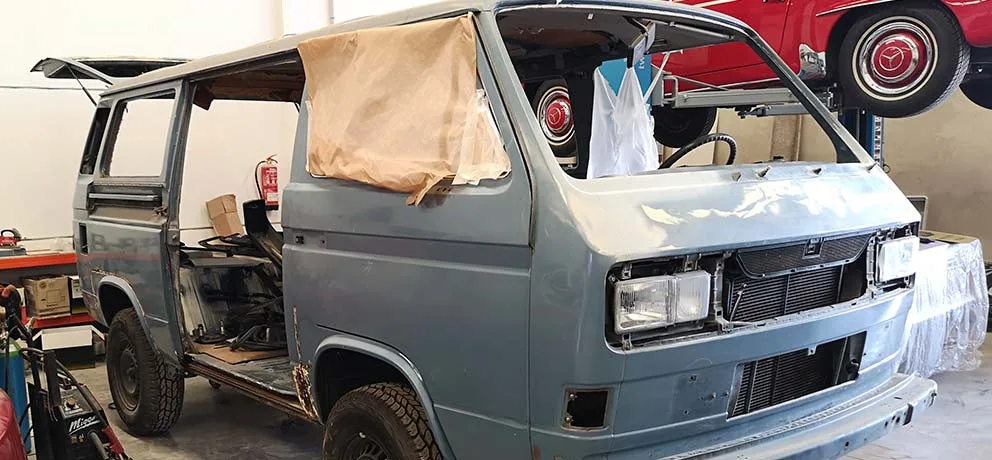 Reparar la chapa de la furgoneta