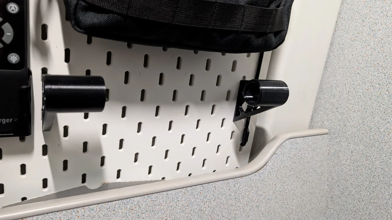 Soporte de rollo cocina para panel IKEA Skadis