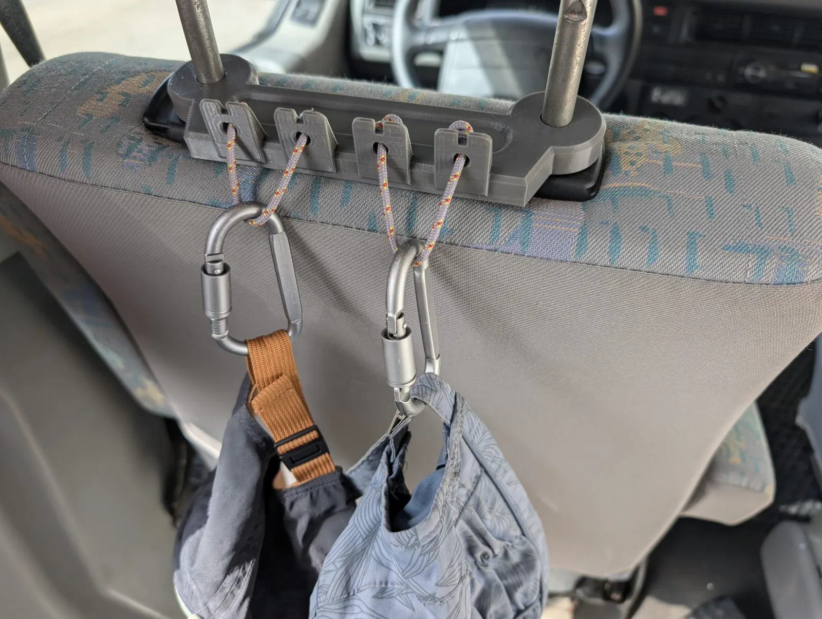 Soporte multiusos para reposacabezas VW T4