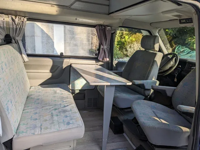 Furgoneta Volkswagen de segunda mano interior